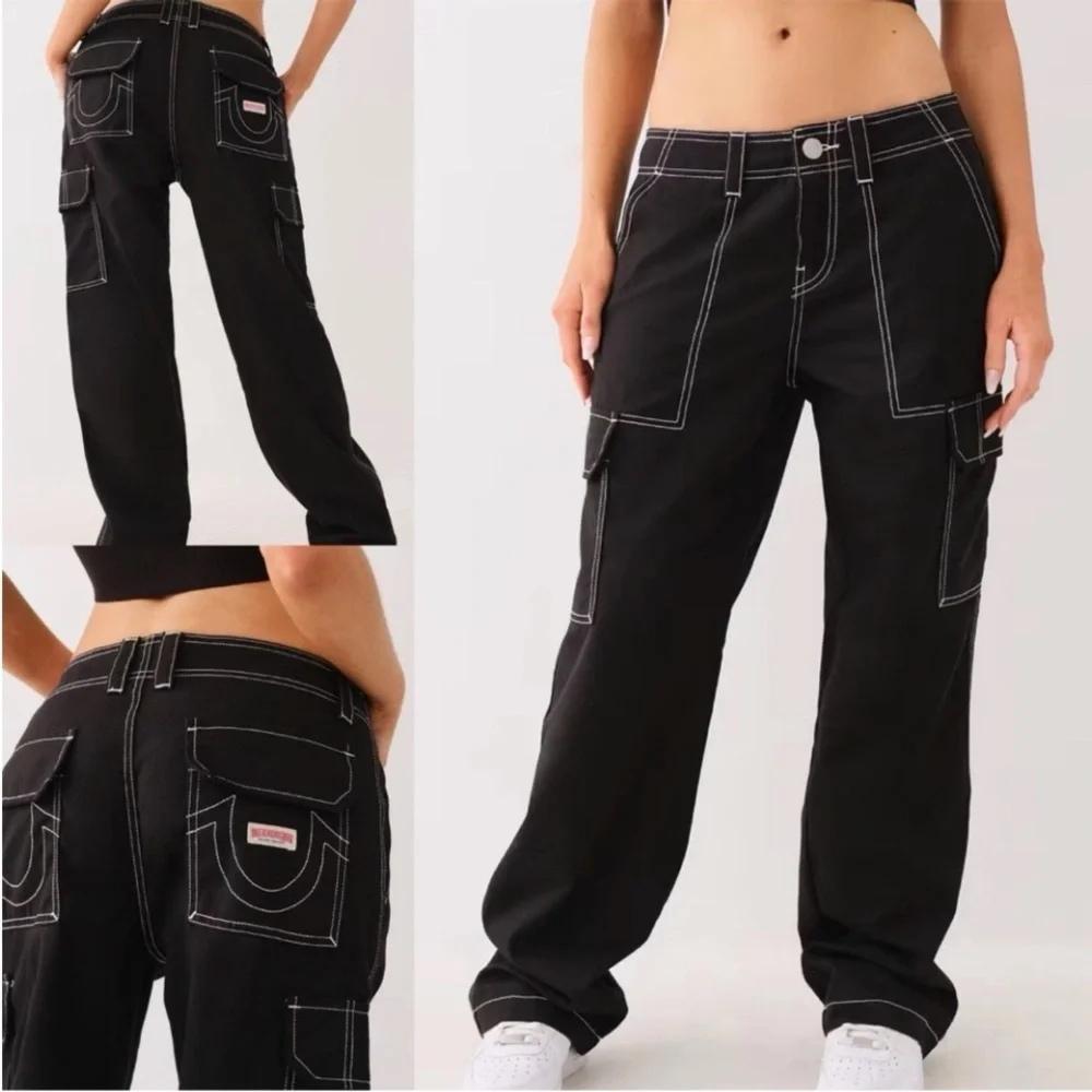 True Religion Dark Blue Denim cargo with White Stitching, horseshoe size28/29